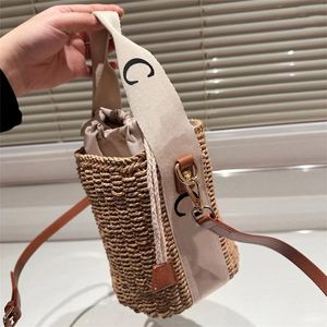 Kadın Mini Straw Beach Bags Designer String Bucket Çanta Çanta Çantası Crossbody Omuz Tote Çanta Lady Tığ Tobaları 2024