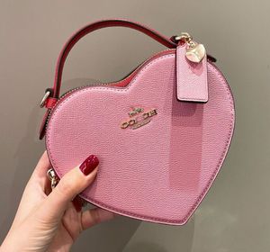 C Desinger kalp çantası mini sevimli omuz çantası kadın coabag çanta vintage bulutlu tote deri moda pembe crossbody 18-15-6.5cm