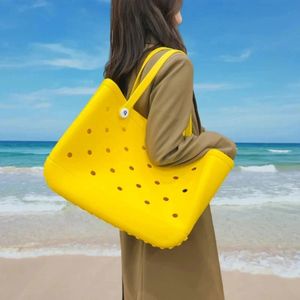 Summer Bogg Bag Large Waterproof Fashion EVA Punched Handbags Water Park Ladies Tote Handbags Womens Storage Beach Bogg Bags 240320