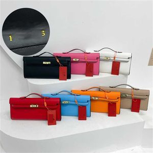 26% rabatt designväska 2024 Handväskor väskor färgglada handväska enkel och fashionabla butik kvinnor