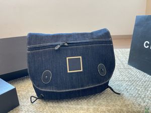 24SS Designer begagnad kvinnors väska, fashionabla C retro mångsidig denimväska, en måste-ha axel crossbody handhållen storkapacitet shoppingväska för resor