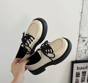 Scarpe casual Donna Autunno Calzature femminili All-match Piattaforma stile britannico Oxford Scarpe basse nere Abito autunnale Preppy retrò da donna