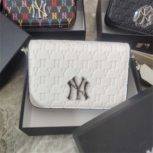 Новая женская камера MLB Square Tidal Dark Pattern с тиснением одинарного креста NY со скидкой 70% в интернет-продаже