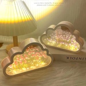 Lusterka DIY Cloud Tulip LED Nocne światło dziewczyny Ozdoby sypialni Kreatywne zdjęcie lustro Lampy stołowe Bezcze ręcznie robione prezenty urodzinowe