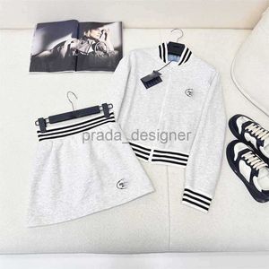 Luxury Women Two Piece Dress 24ss early spring new splicing thread decoration baseball jacket A-line skirt casual set for women
