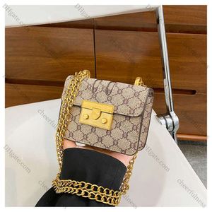 Purses Fresh Sweet Cute Small Square Bag Womens 2022 Versatile Online Celebrity Casual Chain Girl