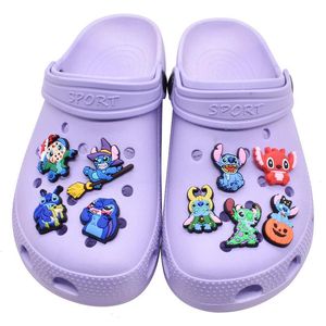 28 colori Anime gotico blu elfo charms ricordi d'infanzia all'ingrosso regalo divertente ciondoli cartoni animati accessori per scarpe decorazione in pvc fibbia in gomma morbida ciondoli zoccoli