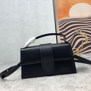 2024 new French minority design advanced texture cowhide shoulder slung portable handbag.