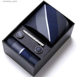 Hals Krawatten Hals Krawatten Marke Großhandel Krawatte Taschenquadrate Manschettenknacker Set Krawatte Blau Striped Mann Hochzeitszubehör Passform Feiertags Geschenkbox Y240325