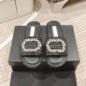 Designer tofflor lyxiga sandaler mode hampa rep vävt vatten diamant klassisk platt botten toffel kvinnor strandskor