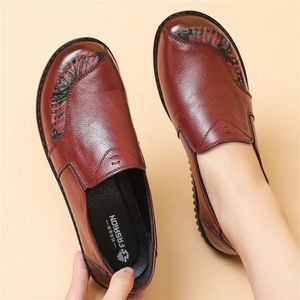 Damen Frühling Ankunft echtes Leder Loafer Luxus Schuhe Frauen Mokassini Wohnungen Balerine Femme 240320