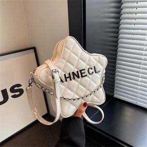 30% Rabatt auf Designer -Tasche 2024 Handtaschen Mode kleiner duftender Stil Textur kleine Frauenrippenkette Fünf -Punkte -Stern Einfacher kleiner Crossbody