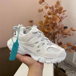 Männer Frauen Casual Sportschuhe Mode Track 3 Sneaker Beige Recyceltes Mesh Nylon liebt Turnschuhe Top Designer Paare Plattform Läufer Trainer Schuhgröße 35-45 C1