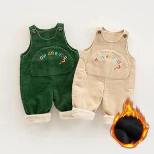 Kış Unisex Toddler bebek kadife gübre tulumlar çocuklar için tulumlar rahat sıcak pantolon büyük boyutlu harfler gevşek tulum çocuk kıyafetleri 240323