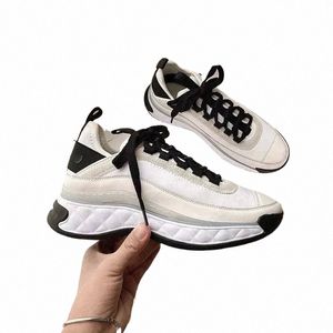 Luxury Designer Running Sneaker Shoe Women White Sports Round Nacing Air Cushi höjd Casual Trainers Classic Girl Lace-Up Shoes Plus Size 34-42