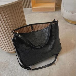 Designväska kvinnor axelväskor damer axel crossbody väskor lyxig designer väska kimono högkvalitativ kvinnor handväska stor kapacitet tote plånbok