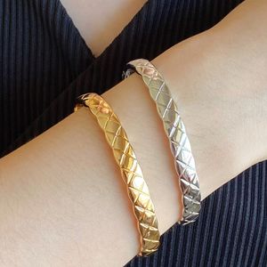 CH BANKLE WOMANS Designer Armreif Armband Ehepaar Gold plattiert 18k Höchste Counterqualität Klassische Marke Designer Schmuck 001 001