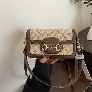 Popular deste ano com bloqueio de cores transmissão ao vivo quadrado 2024 nova versão Xiaoxiangjia single crossbody feminino 70% de desconto em vendas online