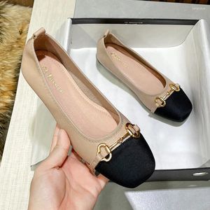 Casual Shoes Plus Size 42 Women Flats Spring Spring /Autumn Mixed Colors Fashion Chain Slip On Loafers Korean Style äkta läder