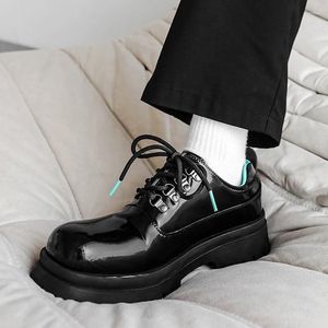 Sapatos casuais masculino de pé quadrado de pé formal versátil de couro masculino moda ao ar livre festa de namoro respirável Trabalho robusto