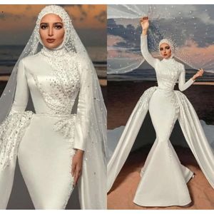 2022 Muslim Mermaid Wedding Dresses With Detachable Train Satin Beaded Bridal Gowns Pearls Hijab Custom Made Robes De Marie Bes121