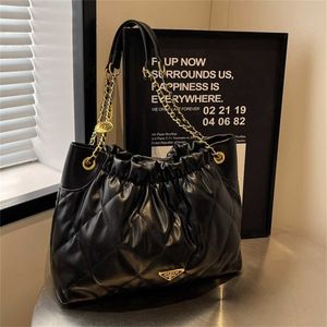 22% OFF Designer bag 2024 Handbags Korean version fashionable and popular underarm for women Lingge embroidery thread trendy chain texture single shoulder tote