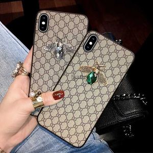 Custodie per cellulari Nuova moda di lusso Diamond Bee Glitter Custodia morbida in tessuto per iPhone 15 14 Plus Pro Max 13 12 11 Pro Max Mini Cover in pelle H240326