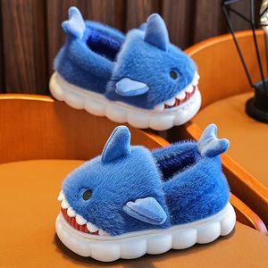 Childrens tofflor Woolen Shoes for Boys Girls Sandals Winter inomhushaj tofflor Kids Home Shoes Cartoon Fluffy Tisters 240311