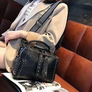 Drawstring varış kadın perçin omuz çantası koyun derisi gerçek deri bayanlar boston crossbody Messegner çantaları kadın çanta