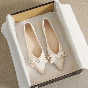 Scarpe casual Versione coreana Berretto piatto con fiocco Retro punta cucita a punta Temperamento moda Fondo morbido Bocca superficiale Donna