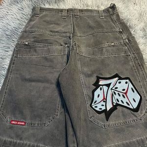JNCO Número 7 DICE Gráfico de jeans bordados Homens Homens Hip Hop Vintage Baggy Black Denim Shorts Y2K calças góticas góticas 240320