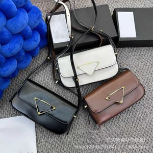 14% DI SCONTO Borsa firmata 2024 Borse Sotto le ascelle Lettera Borsa a tracolla Flip Borsa da donna Trendy Mobile Piccola quadrata con scatola