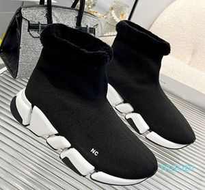 2024 Simplicity classics sports shoes designer black classics brand couple socks shoes