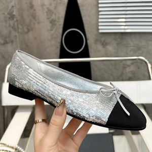 Mocassini da donna Slinback Scarpe eleganti Designer Tulle glitterato Tacchi grossi Scarpe da balletto Mocassini Espadrillas Slip on Muli da donna Scarpe da spiaggia all'aperto oro argento