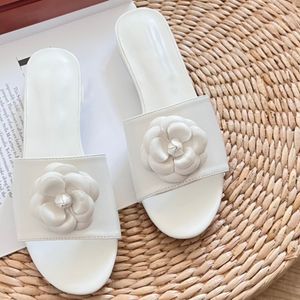 Spring/Summer New 24S Camellia Slippers Imported Environmentally Friendly Calf Leather Buckle Tea Flower Decoration Luxury Sheepskin Lining Classic Flat Heels
