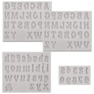 ベーキング型型4個の文字金型と数字チョコレートで覆われたイチゴのためのシリコンアルファベットフォンダン