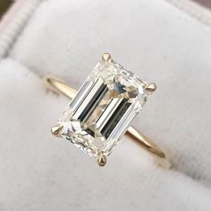 Bröllopsringar 925 Sterling Silver Yellow Gold Engagement Emerald Cut Ring Simulated Diamond Wedding Silver Bridal Rings Women Jewelry Lover 231121