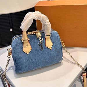 Kvinnor och mans axelväska Designer Chain Bag Högkvalitativ plånbok Diagonal STRADDLE Väska, vacker väska.