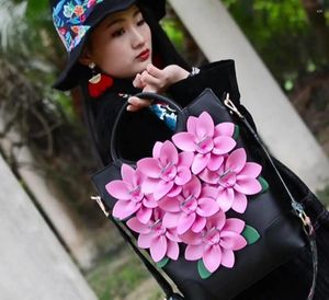 Drawstring 2024 Moda Tasarımcısı Big Flower Benzersiz Çıkarma Tasarımı Büyük Kapasiteli Tote Çanta Tüm Maçlı Omuz Çantası Partileri Günlük