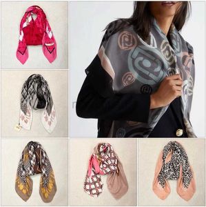 Sarongs Original orders for foreign trade in 2024 Italian Liu Qiao Fashion Decoration Beach Sunset Luxury Womens Scarves and Shawls 240325