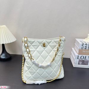 7A حقيبة نسائية جديدة مصممة جلدية العلامة التجارية الفاخرة Hobo Hippie Bag Coins Gold Hangtags