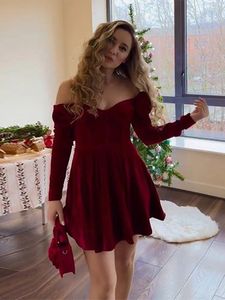 Casual Dresses Sexig Red Velvet 3D Flower Mini Women Off Shoulder Long Sleeve Backless Dress 2024 Spring Lady Night Party Club Vestidos