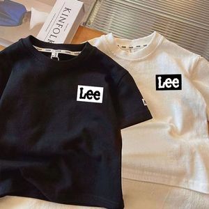 Kids Moda Tişörtleri Lüks Tasarımcı T Shirt Tees Tees Erkek Kız Kızlar Kırmızı Kiraz İşlemeli Mektup Pamuk Kısa Kollu Kazak AAA