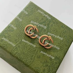 Stud Classic Letterörhängen Studs har frimärken Retro 14K Guldörhängen Designer för kvinnors bröllopsfest födelsedagspresent smycken