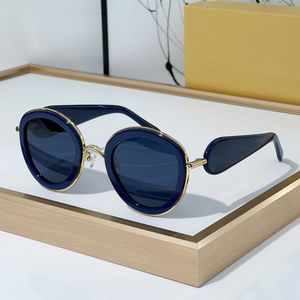 Luxury Women Brand Designer Solglasögon Mänglasögon utomhus 40130U Designer Frame Fashion Classic Lady Sun Glasses Förenar speglar för kvinnor med låda