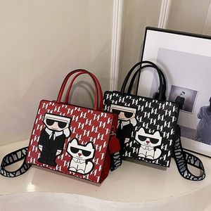 Tygväska för kvinnodesigner väskor Kvinnor Handväskor Tote Shoppingväska Högkvalitativ handväska Totes axelpursar damer Fashion Casual Pouch Purse00