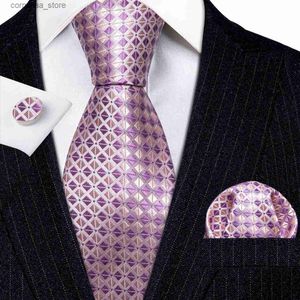 Krawaty na szyję luksusowe krawaty dla mężczyzn Pink Plaid Gold Red Blue Black Purple Zielony Zielony Silk Kuzyjki Zestaw Mankiety Zestaw Wedding Gravata Barrywang 6242 Y240325