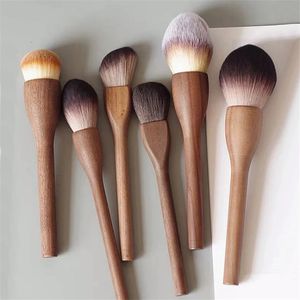 1st European Vintage Wood Handle Makeup Brush High Quality Walnut Loose Powder Blush Foundation Contour Brush Super Soft 240320