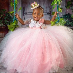 2024 Pink Little Girls Dresses Dresses Communication Dress Flower Girls Dresses Tiered Tulle Hand Made Flowers Jewel Cords للمناسبات الخاصة NF169