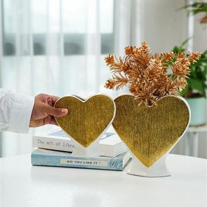 Vasi Vaso in ceramica a forma di cuore Elegante contenitore per fiori secchi da tavolo